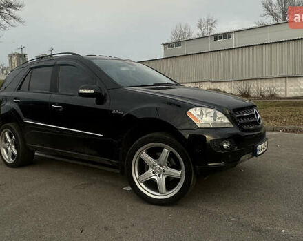 Черный Мерседес М-Класс, объемом двигателя 4.97 л и пробегом 335 тыс. км за 10500 $, фото 1 на Automoto.ua