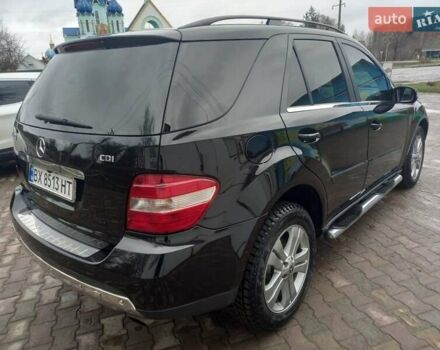 Черный Мерседес М-Класс, объемом двигателя 3 л и пробегом 366 тыс. км за 10500 $, фото 26 на Automoto.ua