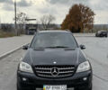 Черный Мерседес М-Класс, объемом двигателя 3.5 л и пробегом 250 тыс. км за 7900 $, фото 3 на Automoto.ua