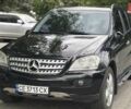 Черный Мерседес М-Класс, объемом двигателя 3.5 л и пробегом 275 тыс. км за 10000 $, фото 1 на Automoto.ua