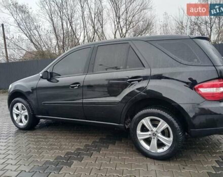 Черный Мерседес М-Класс, объемом двигателя 3 л и пробегом 350 тыс. км за 11400 $, фото 7 на Automoto.ua