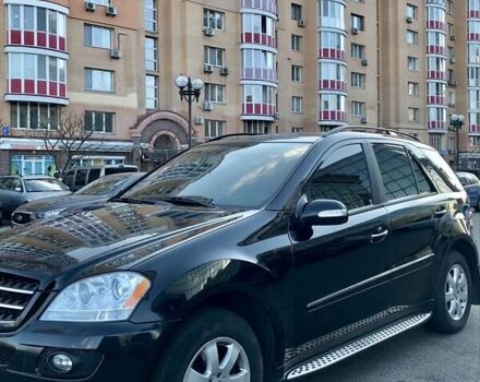 Черный Мерседес М-Класс, объемом двигателя 3.5 л и пробегом 220 тыс. км за 8000 $, фото 6 на Automoto.ua