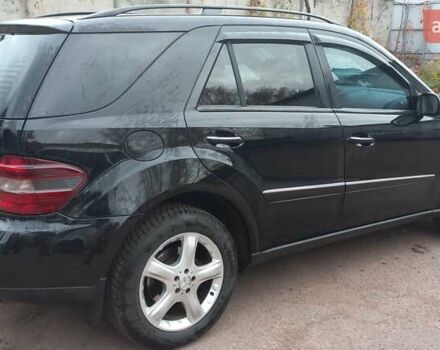 Чорний Мерседес М-Клас, об'ємом двигуна 3 л та пробігом 350 тис. км за 10500 $, фото 4 на Automoto.ua