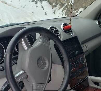 Мерседес М-Класс 2006 в Буковеле на Automoto.ua Черный Мерседес М-Класс, объемом двигателя 3 л и пробегом 290 тыс. км за 11500 $, фото 8 на Automoto.ua