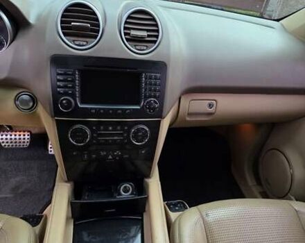 Чорний Мерседес М-Клас, об'ємом двигуна 6.2 л та пробігом 286 тис. км за 10599 $, фото 21 на Automoto.ua