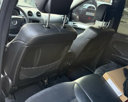 Черный Мерседес М-Класс, объемом двигателя 2.99 л и пробегом 385 тыс. км за 10500 $, фото 9 на Automoto.ua