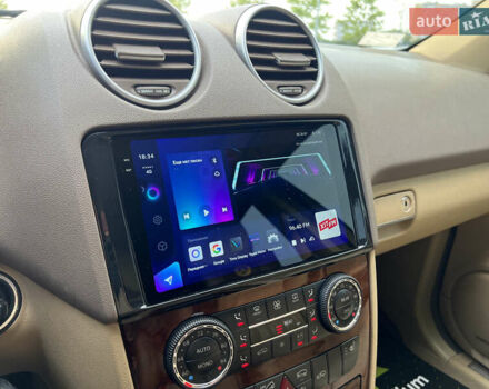 Черный Мерседес М-Класс, объемом двигателя 3.5 л и пробегом 282 тыс. км за 8777 $, фото 19 на Automoto.ua