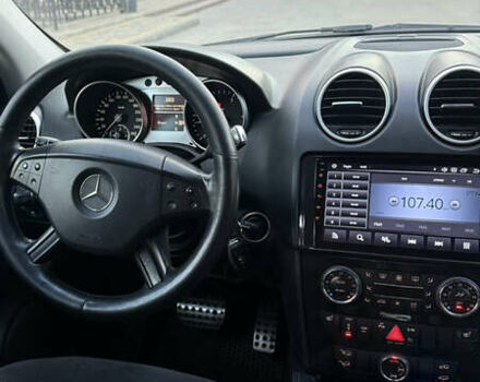 Черный Мерседес М-Класс, объемом двигателя 2.99 л и пробегом 293 тыс. км за 11000 $, фото 11 на Automoto.ua