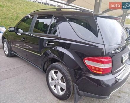 Чорний Мерседес М-Клас, об'ємом двигуна 4.97 л та пробігом 187 тис. км за 10000 $, фото 3 на Automoto.ua