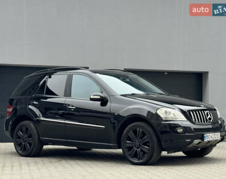 Черный Мерседес М-Класс, объемом двигателя 3 л и пробегом 386 тыс. км за 10999 $, фото 4 на Automoto.ua