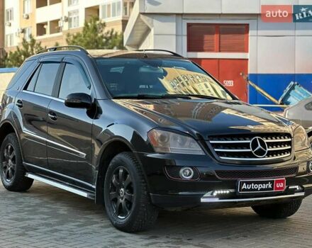 Черный Мерседес М-Класс, объемом двигателя 3.5 л и пробегом 214 тыс. км за 10940 $, фото 2 на Automoto.ua