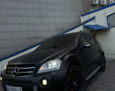 Мерседес М-Класс 2006 в Новгород-Северском на Automoto.ua Черный Мерседес М-Класс, объемом двигателя 3.5 л и пробегом 300 тыс. км за 12000 $, фото 1 на Automoto.ua