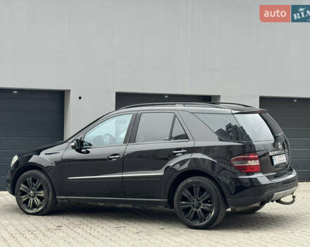 Черный Мерседес М-Класс, объемом двигателя 3 л и пробегом 386 тыс. км за 10999 $, фото 17 на Automoto.ua