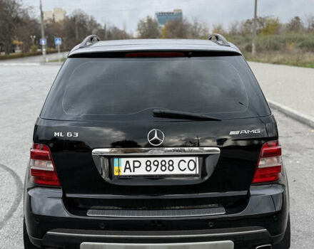 Черный Мерседес М-Класс, объемом двигателя 3.5 л и пробегом 250 тыс. км за 7900 $, фото 4 на Automoto.ua