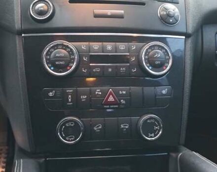 Черный Мерседес М-Класс, объемом двигателя 3.5 л и пробегом 176 тыс. км за 9000 $, фото 4 на Automoto.ua