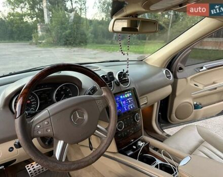 Мерседес М-Клас 2006 у Старом Самборе на Automoto.ua Чорний Мерседес М-Клас, об'ємом двигуна 3.5 л та пробігом 293 тис. км за 8800 $, фото 5 на Automoto.ua