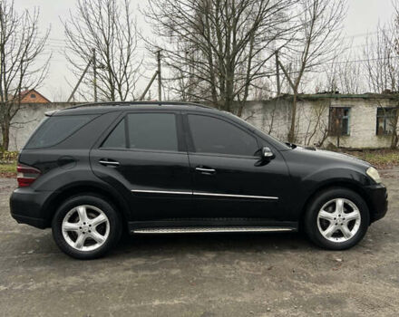 Черный Мерседес М-Класс, объемом двигателя 3 л и пробегом 300 тыс. км за 6599 $, фото 4 на Automoto.ua