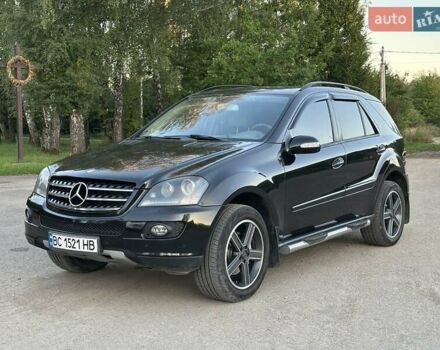 Мерседес М-Клас 2006 у Старом Самборе на Automoto.ua Чорний Мерседес М-Клас, об'ємом двигуна 3.5 л та пробігом 293 тис. км за 8800 $, фото 8 на Automoto.ua