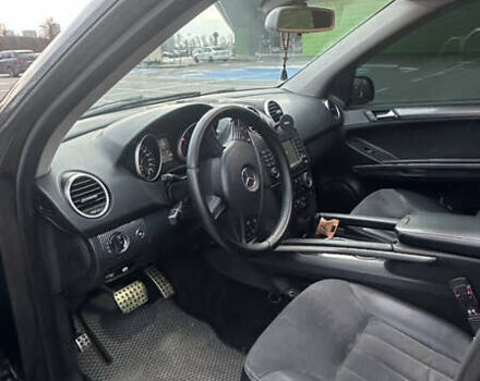 Черный Мерседес М-Класс, объемом двигателя 4.97 л и пробегом 335 тыс. км за 10500 $, фото 5 на Automoto.ua