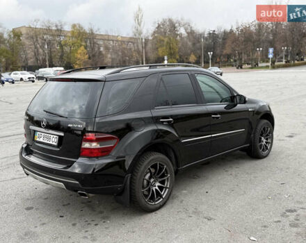 Черный Мерседес М-Класс, объемом двигателя 3.5 л и пробегом 250 тыс. км за 7900 $, фото 1 на Automoto.ua