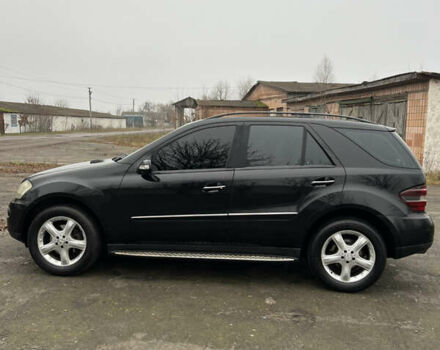 Черный Мерседес М-Класс, объемом двигателя 3 л и пробегом 300 тыс. км за 6599 $, фото 3 на Automoto.ua