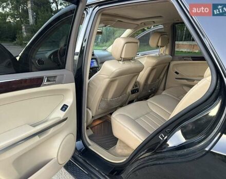 Мерседес М-Клас 2006 у Старом Самборе на Automoto.ua Чорний Мерседес М-Клас, об'ємом двигуна 3.5 л та пробігом 293 тис. км за 8800 $, фото 1 на Automoto.ua