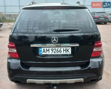 Чорний Мерседес М-Клас, об'ємом двигуна 3 л та пробігом 350 тис. км за 10500 $, фото 3 на Automoto.ua