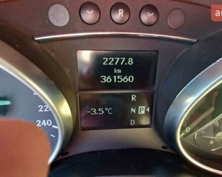 Черный Мерседес М-Класс, объемом двигателя 3 л и пробегом 362 тыс. км за 9000 $, фото 4 на Automoto.ua