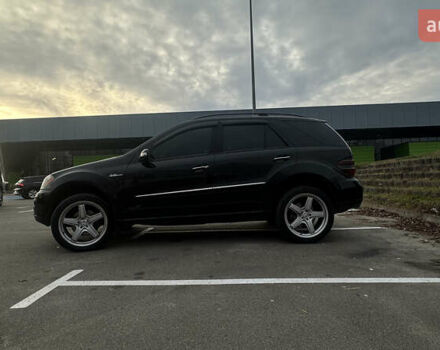 Черный Мерседес М-Класс, объемом двигателя 4.97 л и пробегом 335 тыс. км за 10500 $, фото 2 на Automoto.ua