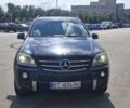 Черный Мерседес М-Класс, объемом двигателя 3.5 л и пробегом 275 тыс. км за 10000 $, фото 24 на Automoto.ua
