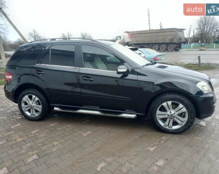 Черный Мерседес М-Класс, объемом двигателя 3 л и пробегом 366 тыс. км за 10500 $, фото 14 на Automoto.ua