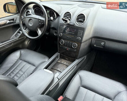 Чорний Мерседес М-Клас, об'ємом двигуна 2.99 л та пробігом 218 тис. км за 11299 $, фото 13 на Automoto.ua