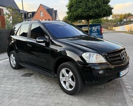 Черный Мерседес М-Класс, объемом двигателя 3.5 л и пробегом 293 тыс. км за 8300 $, фото 7 на Automoto.ua