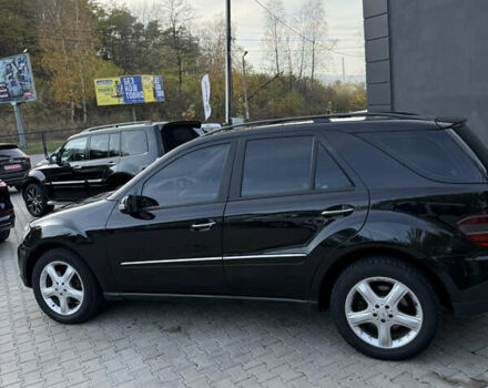 Черный Мерседес М-Класс, объемом двигателя 2.99 л и пробегом 385 тыс. км за 10500 $, фото 5 на Automoto.ua