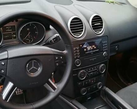 Черный Мерседес М-Класс, объемом двигателя 3.5 л и пробегом 176 тыс. км за 9000 $, фото 3 на Automoto.ua