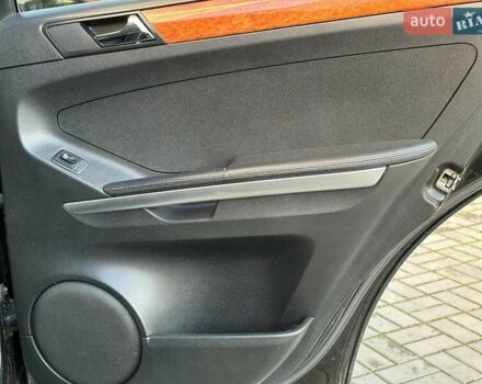 Черный Мерседес М-Класс, объемом двигателя 3.5 л и пробегом 214 тыс. км за 10940 $, фото 18 на Automoto.ua