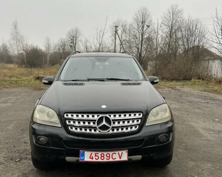 Черный Мерседес М-Класс, объемом двигателя 3 л и пробегом 300 тыс. км за 6599 $, фото 2 на Automoto.ua