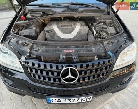 Черный Мерседес М-Класс, объемом двигателя 3.5 л и пробегом 293 тыс. км за 8300 $, фото 10 на Automoto.ua