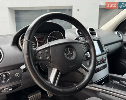 Черный Мерседес М-Класс, объемом двигателя 3 л и пробегом 386 тыс. км за 10999 $, фото 20 на Automoto.ua