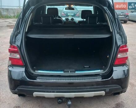 Чорний Мерседес М-Клас, об'ємом двигуна 3 л та пробігом 350 тис. км за 10500 $, фото 7 на Automoto.ua