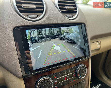 Черный Мерседес М-Класс, объемом двигателя 3.5 л и пробегом 282 тыс. км за 8777 $, фото 25 на Automoto.ua