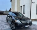 Черный Мерседес М-Класс, объемом двигателя 3.5 л и пробегом 402 тыс. км за 10700 $, фото 89 на Automoto.ua