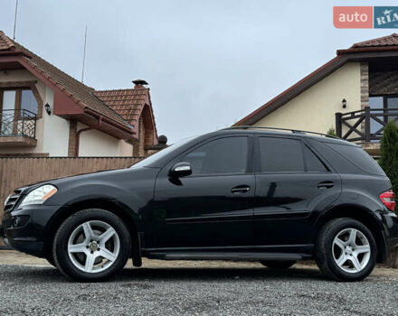 Черный Мерседес М-Класс, объемом двигателя 3.5 л и пробегом 236 тыс. км за 7700 $, фото 31 на Automoto.ua