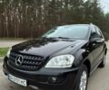 Черный Мерседес М-Класс, объемом двигателя 2.99 л и пробегом 396 тыс. км за 12000 $, фото 4 на Automoto.ua