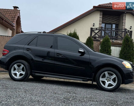 Черный Мерседес М-Класс, объемом двигателя 3.5 л и пробегом 236 тыс. км за 7700 $, фото 22 на Automoto.ua