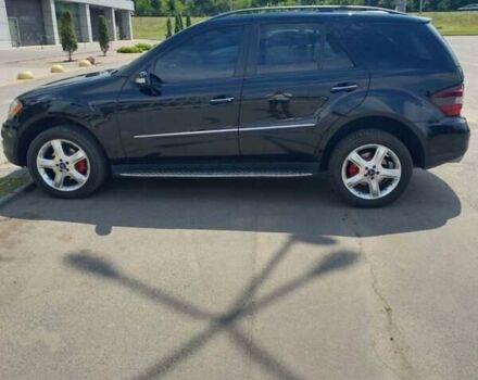 Черный Мерседес М-Класс, объемом двигателя 3.49 л и пробегом 234 тыс. км за 10599 $, фото 4 на Automoto.ua