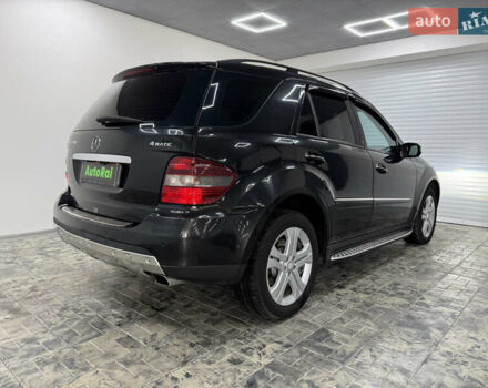 Черный Мерседес М-Класс, объемом двигателя 2.99 л и пробегом 380 тыс. км за 12300 $, фото 4 на Automoto.ua