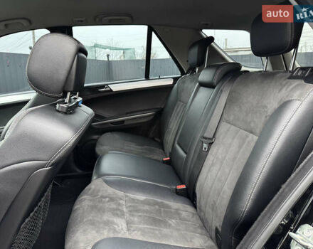 Черный Мерседес М-Класс, объемом двигателя 2.99 л и пробегом 250 тыс. км за 12900 $, фото 4 на Automoto.ua