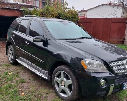 Черный Мерседес М-Класс, объемом двигателя 5.46 л и пробегом 310 тыс. км за 14000 $, фото 8 на Automoto.ua