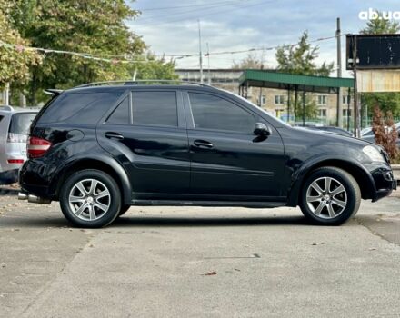 Черный Мерседес М-Класс, объемом двигателя 3.5 л и пробегом 277 тыс. км за 8500 $, фото 5 на Automoto.ua